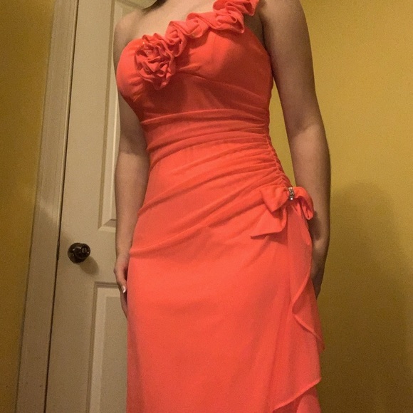 Blondie Nites Prom Dress - Picture 2 of 2